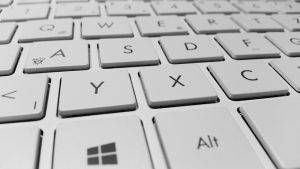 Choisir le clavier parfait pour votre poste de travail